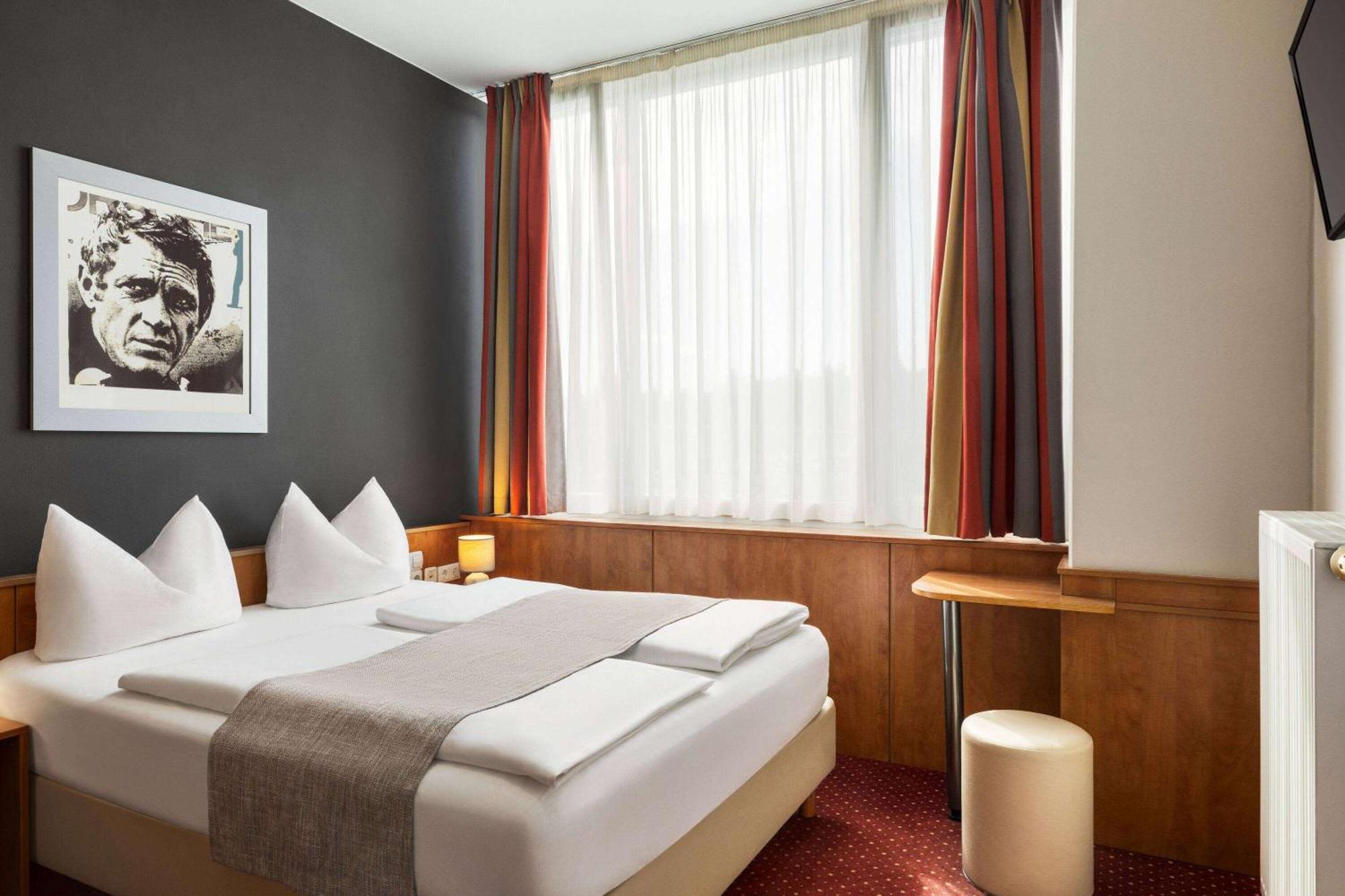 Amedia Express Passau, Trademark Collection By Wyndham Hotel Exterior photo