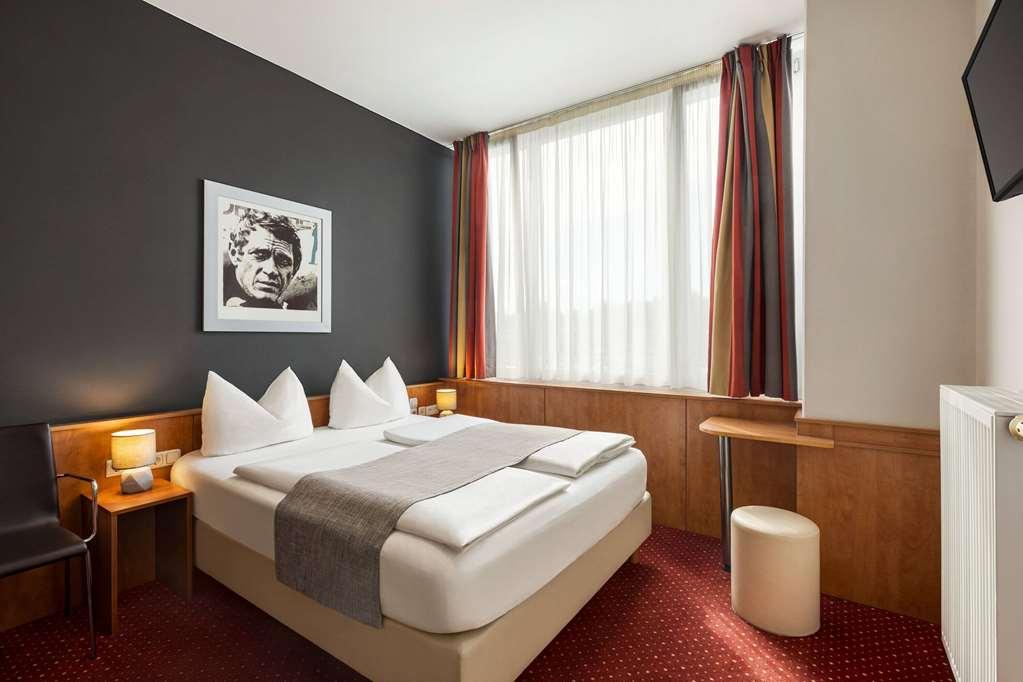 Amedia Express Passau, Trademark Collection By Wyndham Hotel Room photo